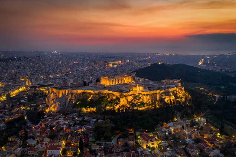 Vista panoramica su Atene al calar del sole